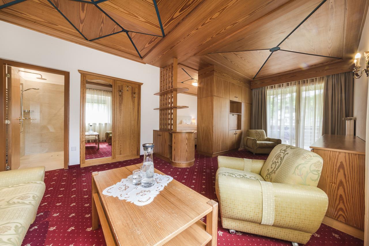 Hotel Theresia Sankt Leonhard in Passeier Buitenkant foto
